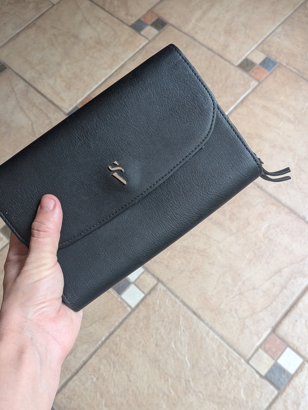 Simply Vera Vera Wang Black Wallet Organizer Clutch Crossbody Bag - Flawed
